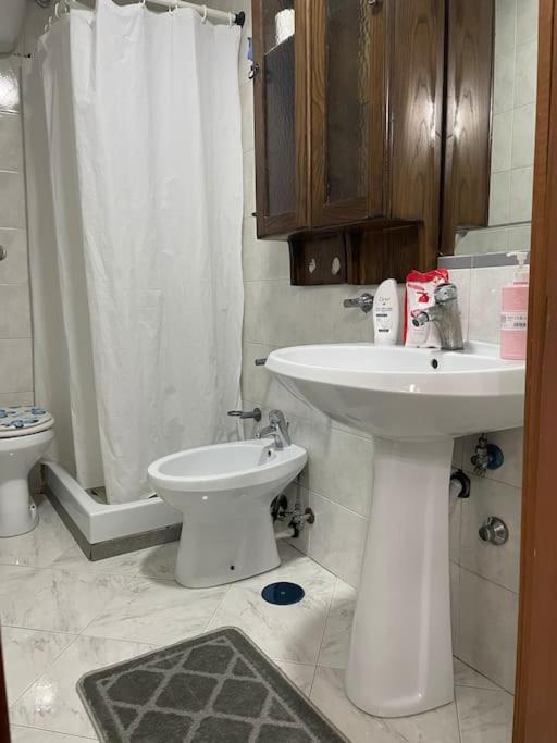 Emyesabi Apartment Naples Luaran gambar