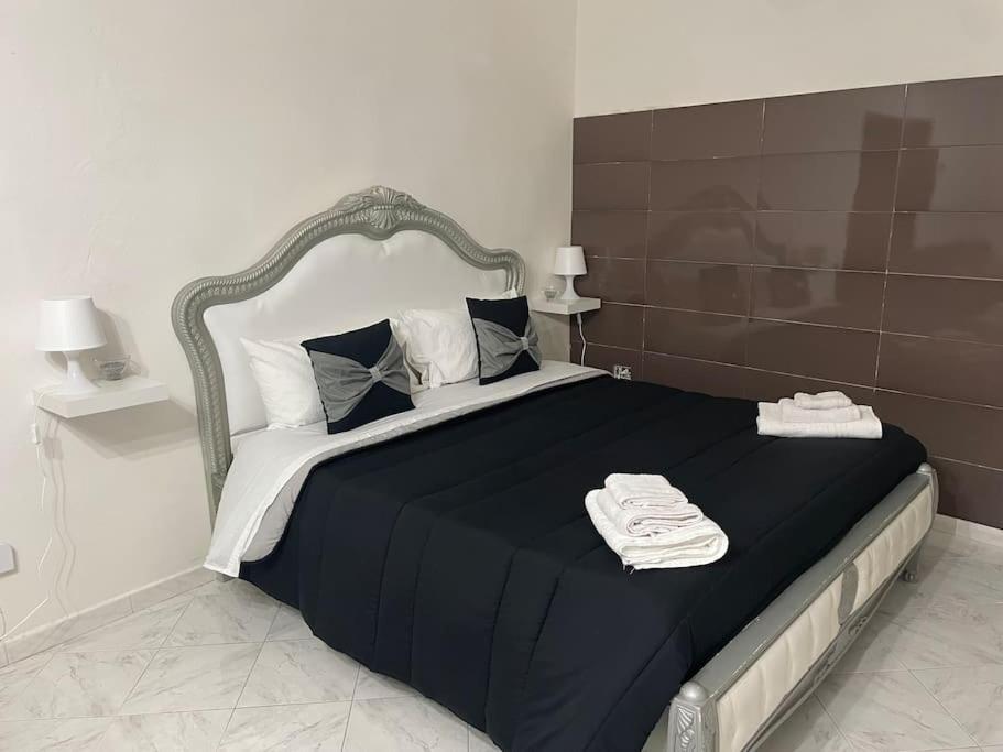 Emyesabi Apartment Naples Luaran gambar